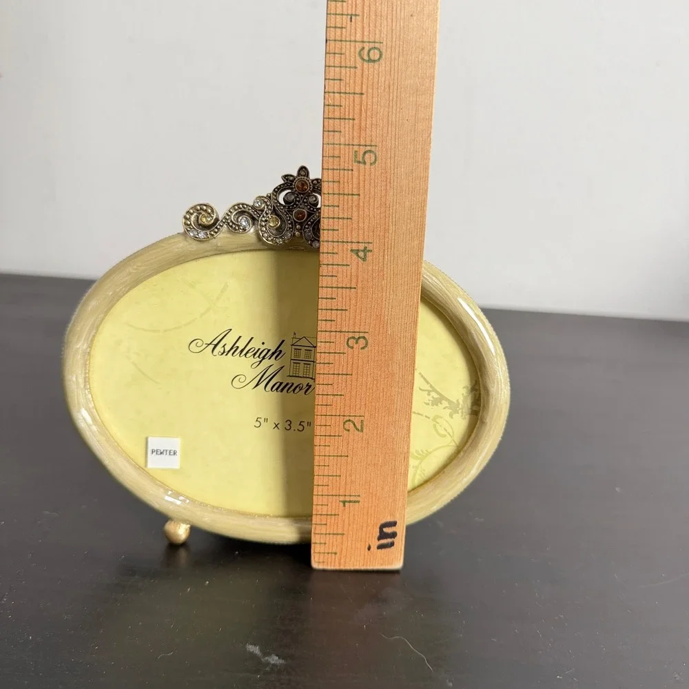 Ashleigh Manor small encrusted
